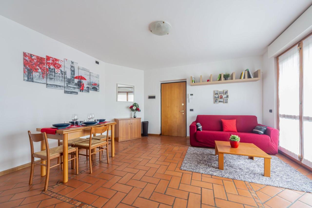 Cozy Apt - Private Parking & Terrace Apartment Milan Exterior photo