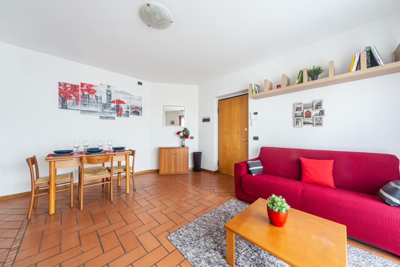 Cozy Apt - Private Parking & Terrace Apartment Milan Exterior photo