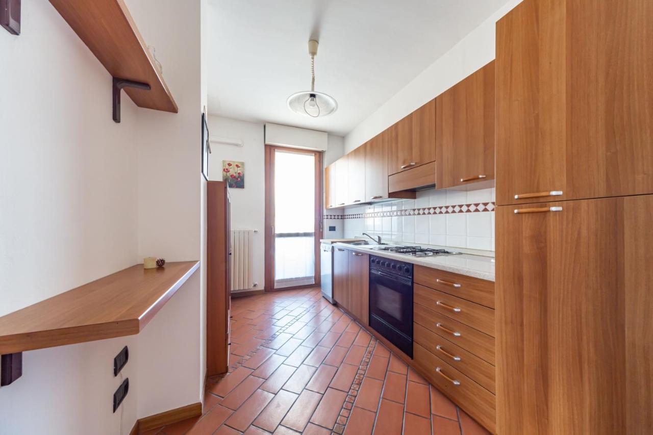 Cozy Apt - Private Parking & Terrace Apartment Milan Exterior photo