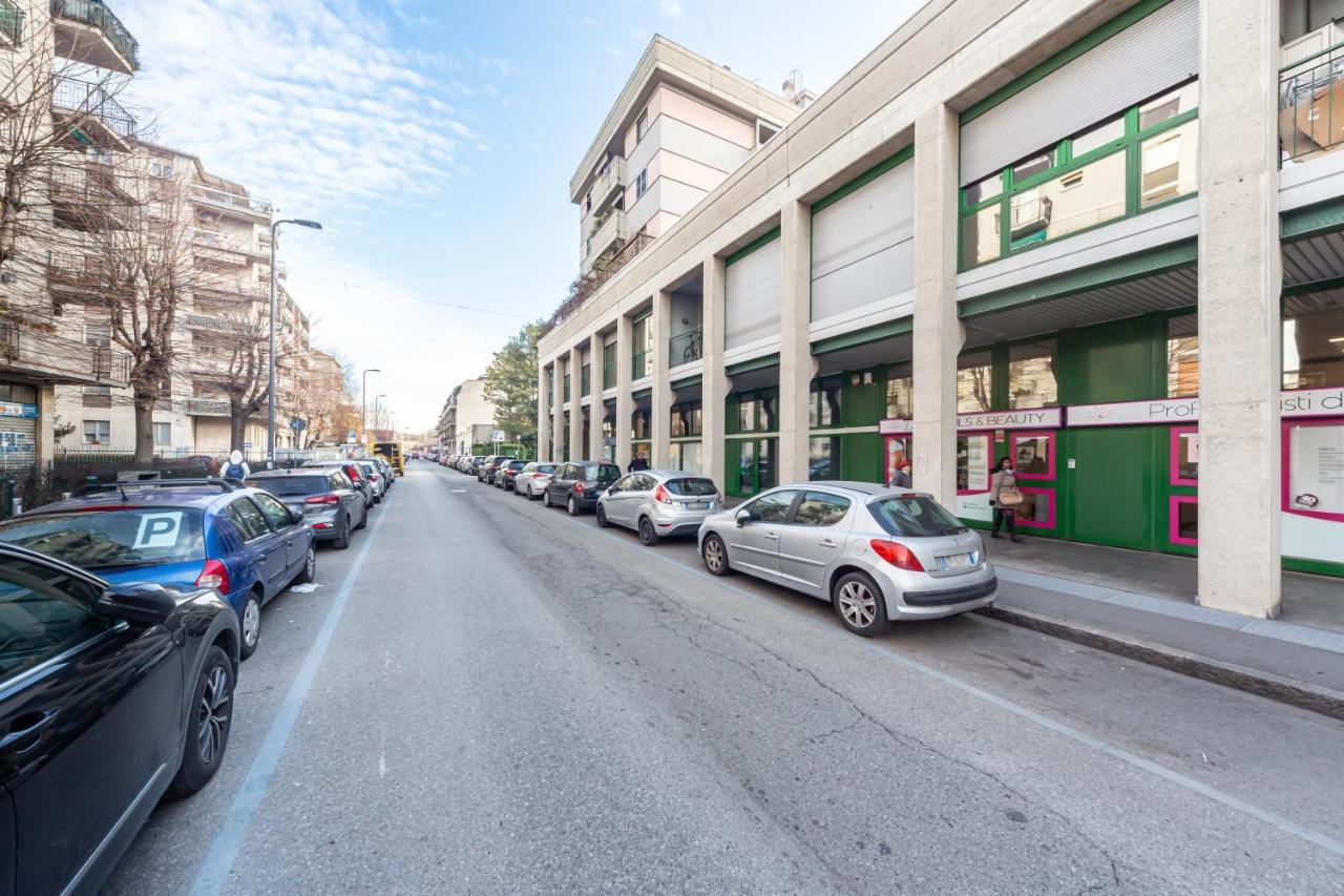 Cozy Apt - Private Parking & Terrace Apartment Milan Exterior photo